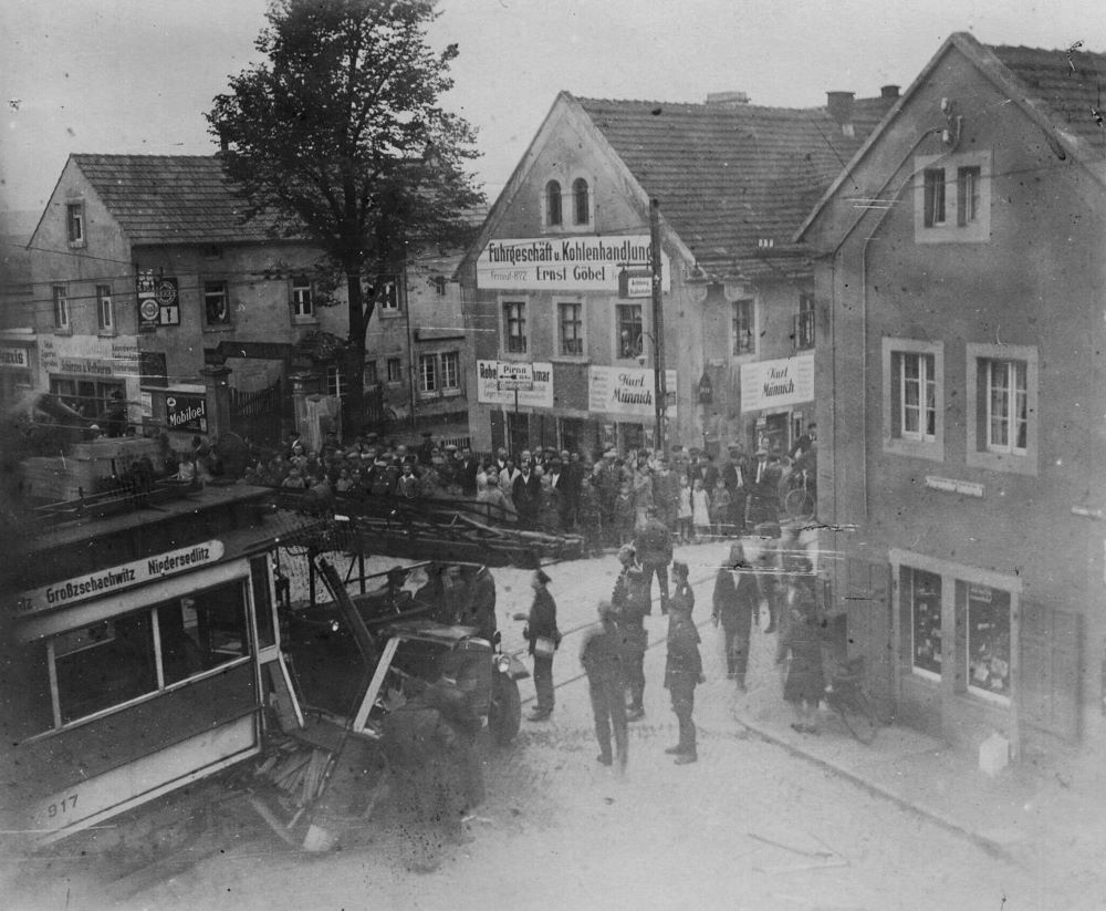 Pirnaer Landstraße / Bahnhofstraße (Rudolf-Heß-Straße)