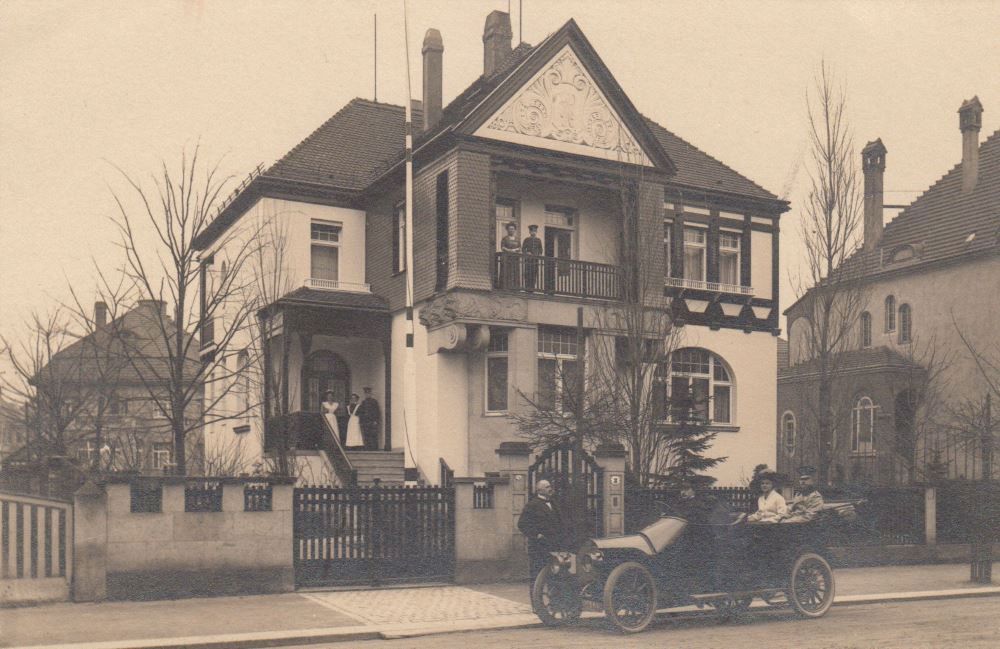 Anton-Graff-Straße 8