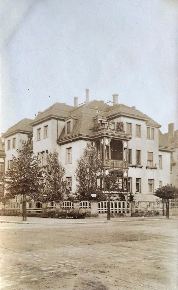 Anton-Graff-Straße 12 / Wallotstraße (Ludwig Richter-Straße)