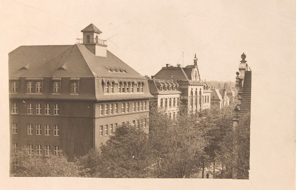 Dinglingerstraße 4
