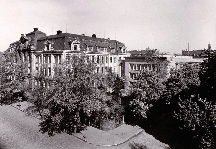 Dürerstraße 45