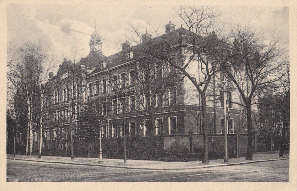 Fiedlerplatz 2