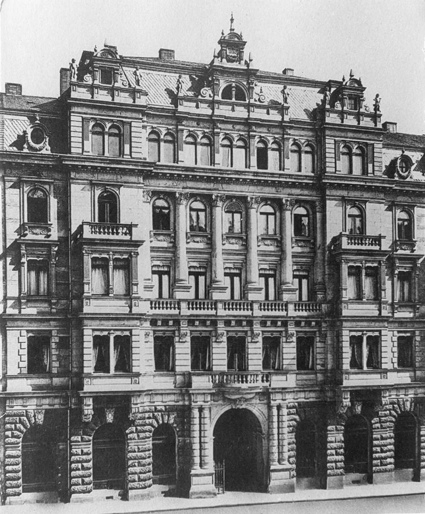 Sachsenallee 6