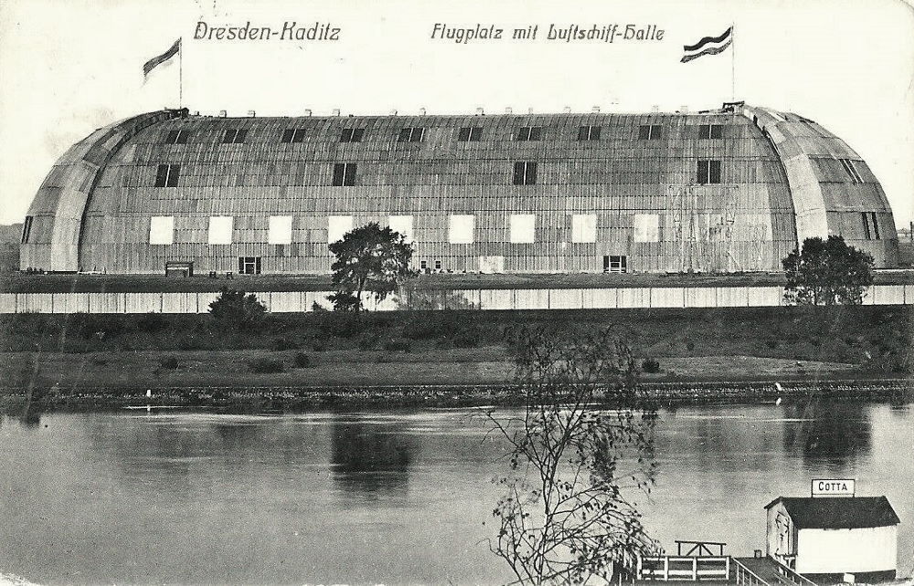 Städt. Land- u. Wasser-Flugplatz Dresden-Kaditz (Montagen sort)