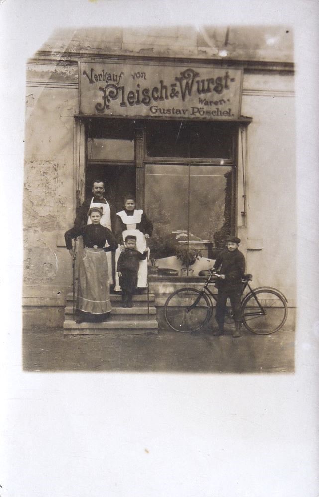 Riegelplatz 7 (-1904 Bismarckplatz 7, 1904-35 Simson-Platz 7)