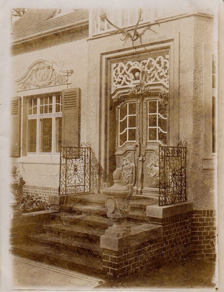 Peter-Schmoll-Straße 9 (Mathildenstraße 9)