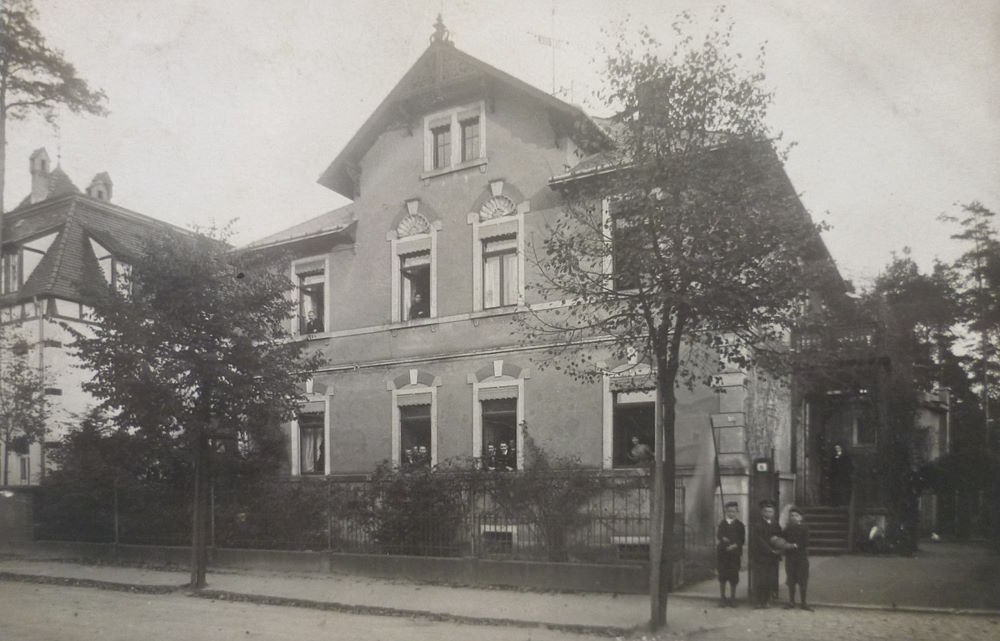 Alexander-Herzen-Straße 6 (Schillerstraße 6)