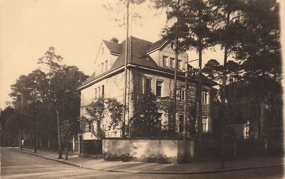 Alexander-Herzen-Straße 26 / Selliner Straße (Melanchthonstraße)