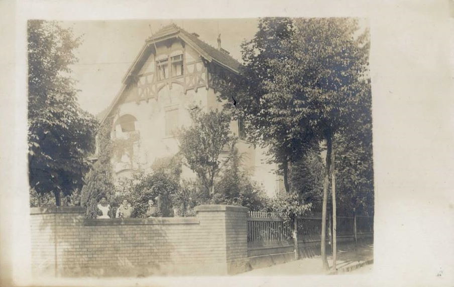 Darwinstraße 19