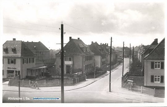 Geschwister-Scholl-Straße 18 (Mutschmannstraße 18) / Flughafenstraße