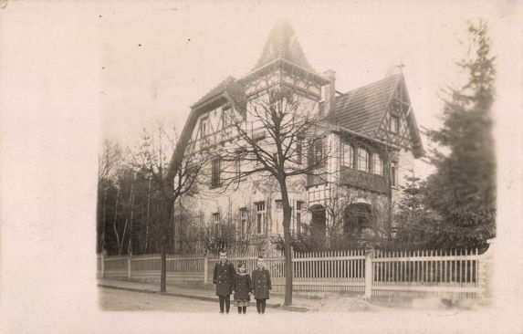 Goethestraße 11