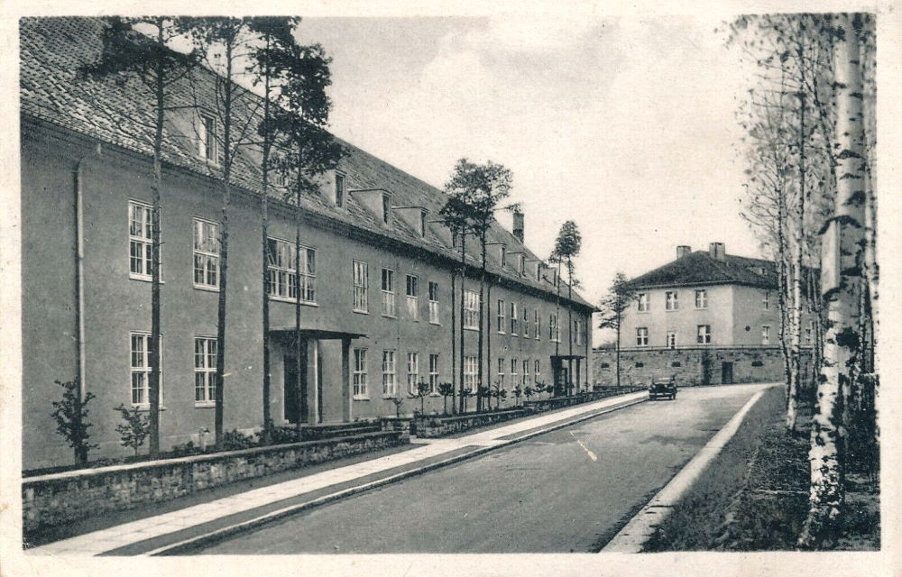 Manfred-von-Ardenne-Ring 20