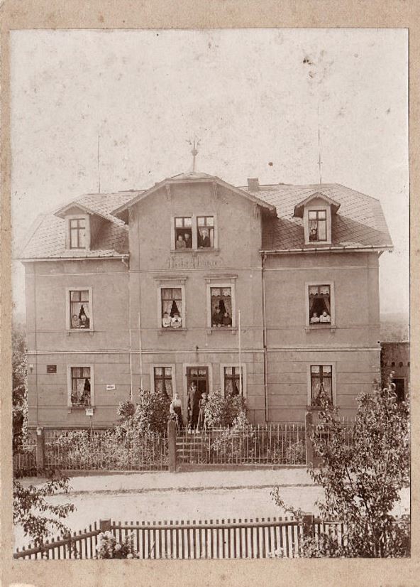Max-Hünig-Straße 11