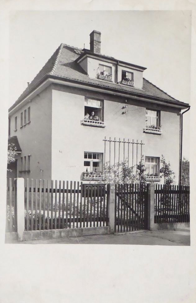 Rostocker Straße 24 (Mozartstraße 24) / Quosdorfstraße