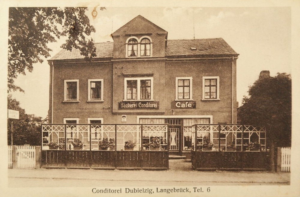 Dresdner Straße 11