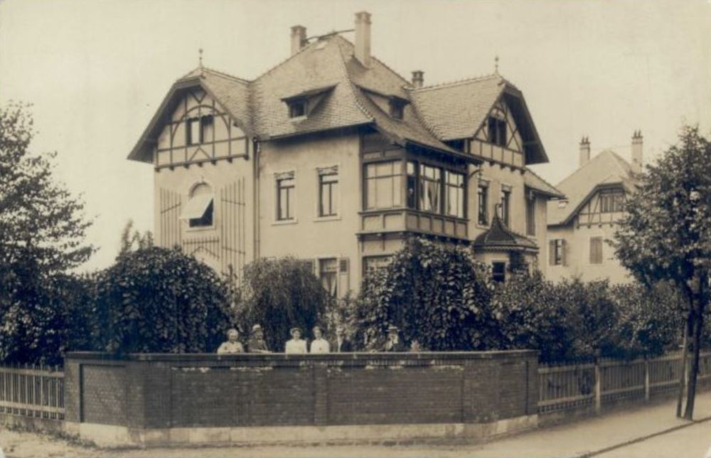 Jakob-Weinheimer-Straße 20 (Friedrich August-Straße) / Höntzschstraße