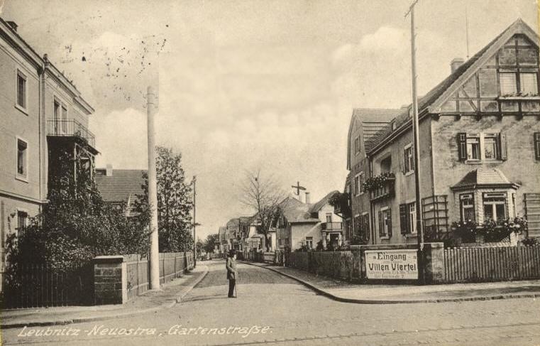 Wilhelm-Franke-Straße 21 (Dresdner Straße 21) / Schilfteichstraße (Gartenstraße)