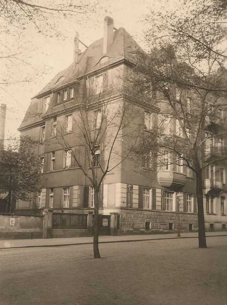 Baluschekstraße 8