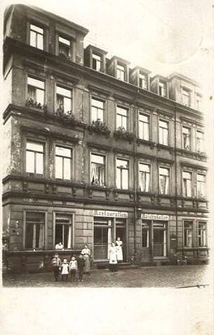 Gröbelstraße 9 (Schulstraße 11)