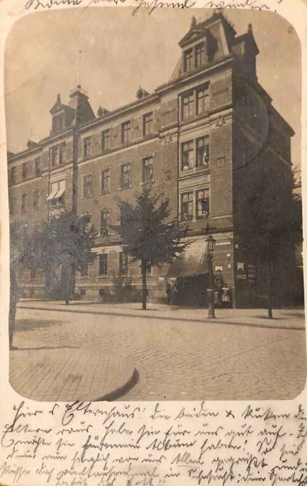 Bonhoefferplatz 3 (Nostitz-Wallwitzplatz 3) / Döhlener Straße