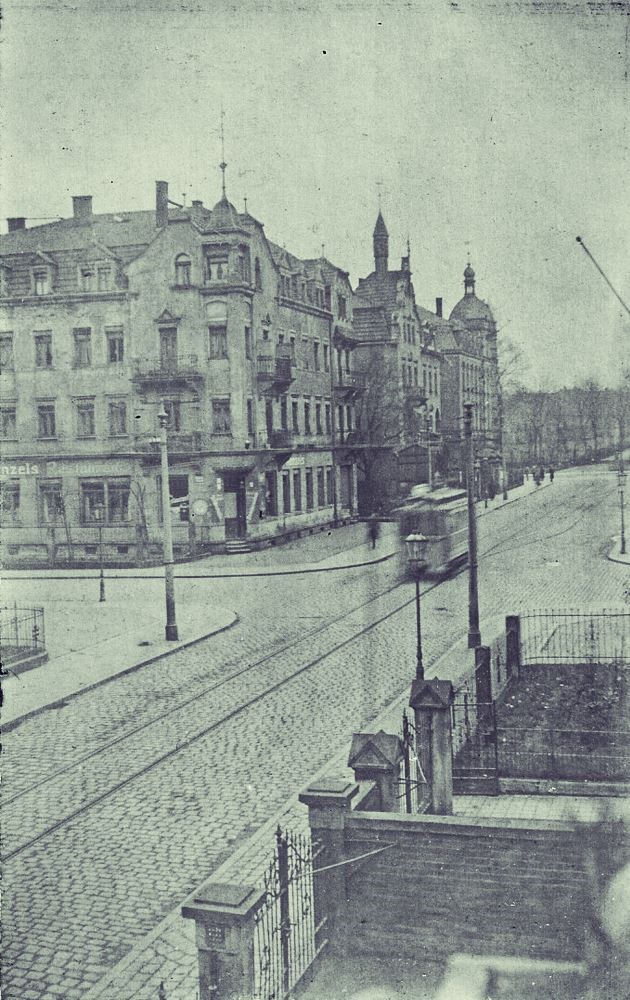 Rudolf-Renner-Straße 51 (Kronprinzenstraße 51) / Emil-Ueberall-Straße