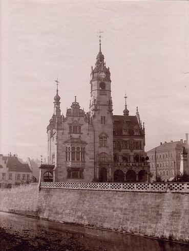 Tharandterstraße 1 / Rathausplatz