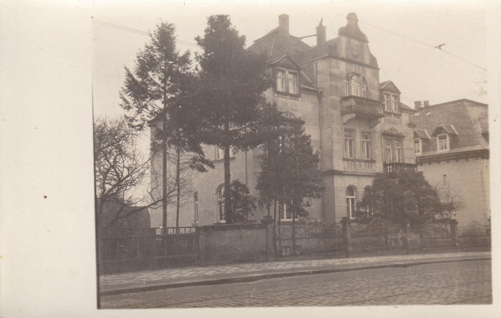Bautzner Landstraße 80 (Bautzner Straße 90) / Straußstraße