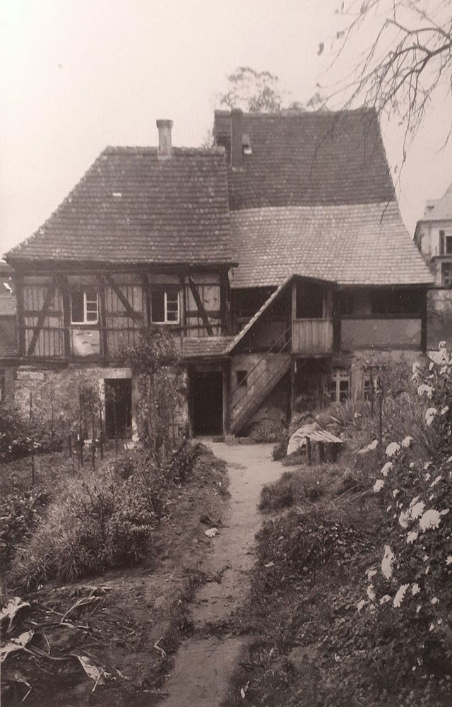 Robert-Diez-Straße 2
