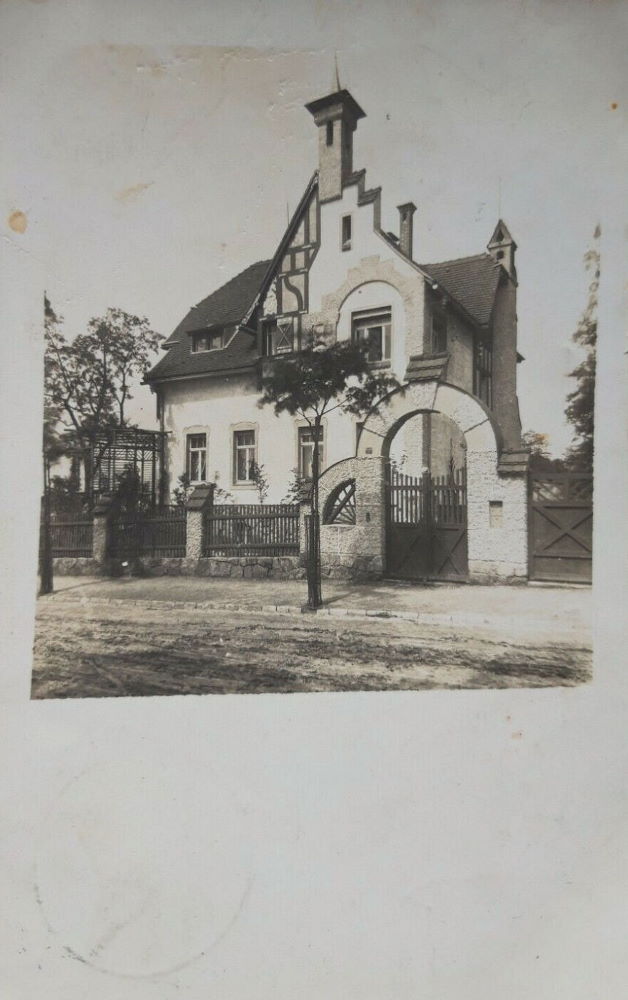 Dostojewskistraße 10
