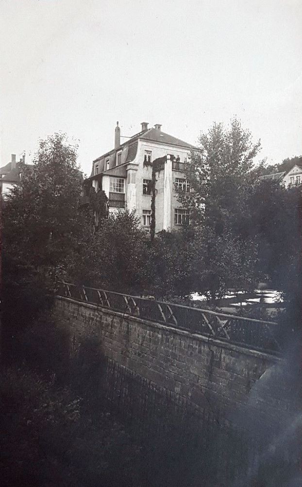 Steglichstraße 9b (Weißer Hirsch-Straße 9b)