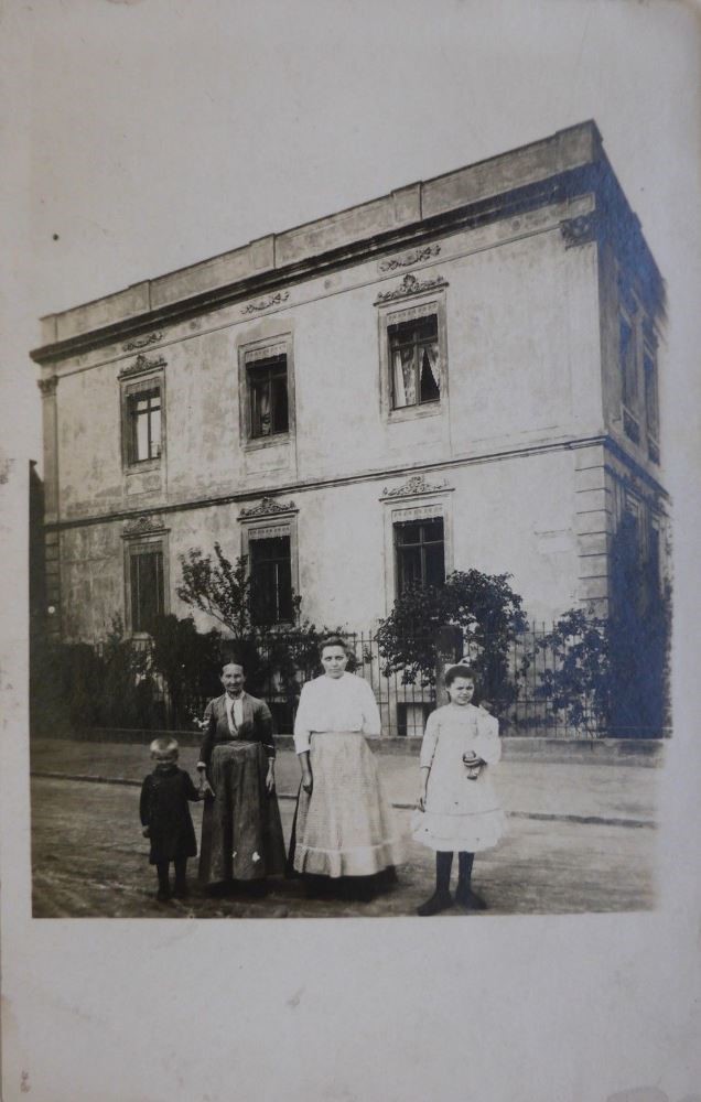 Franz-Lehmann-Straße 2 (1904-46 Lützowstraße 2) / Kötzschenbroder Straße