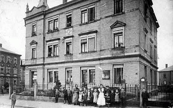 Oskar-Mai-Straße 13 (Frundsbergstraße 13) / Annaberger Straße