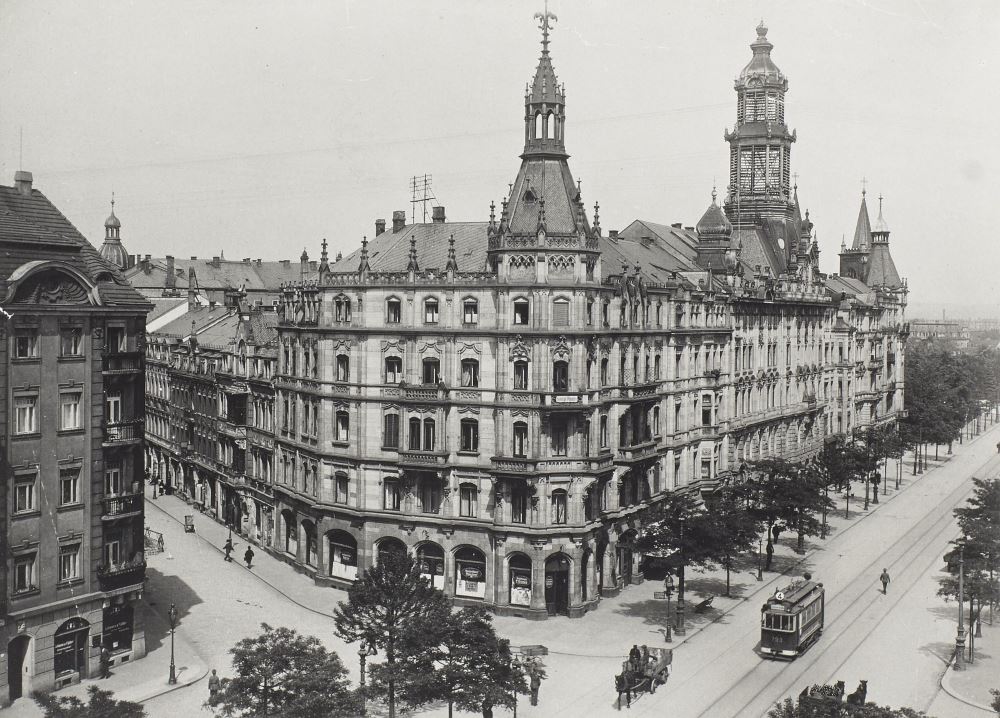 Albertstraße 21