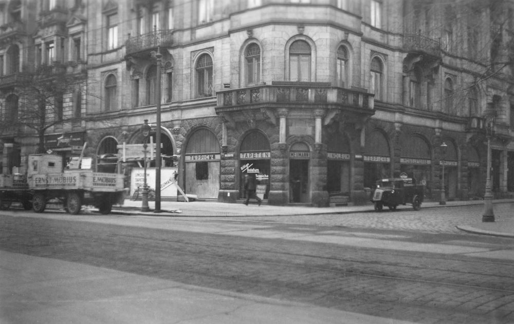 (König) Albertstraße 33 / Rabenhorststraße