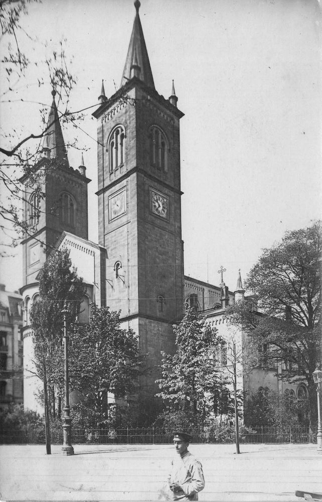 Albertplatz 2