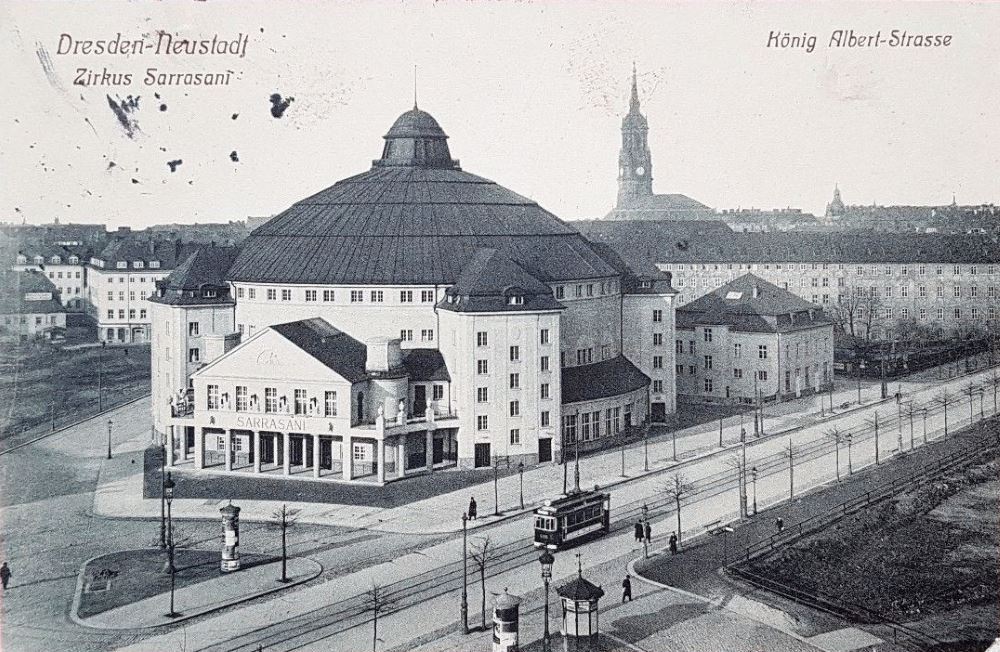 Carolaplatz - vom Ministerium