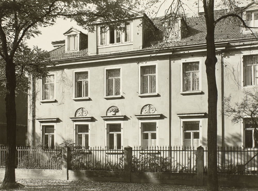 Erna-Berger-Straße 5