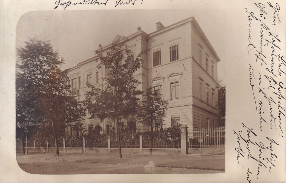 Erna-Berger-Straße 13