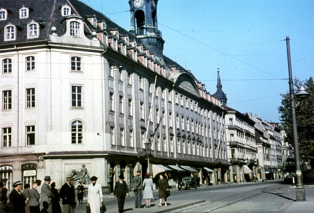 Hauptstraße 1