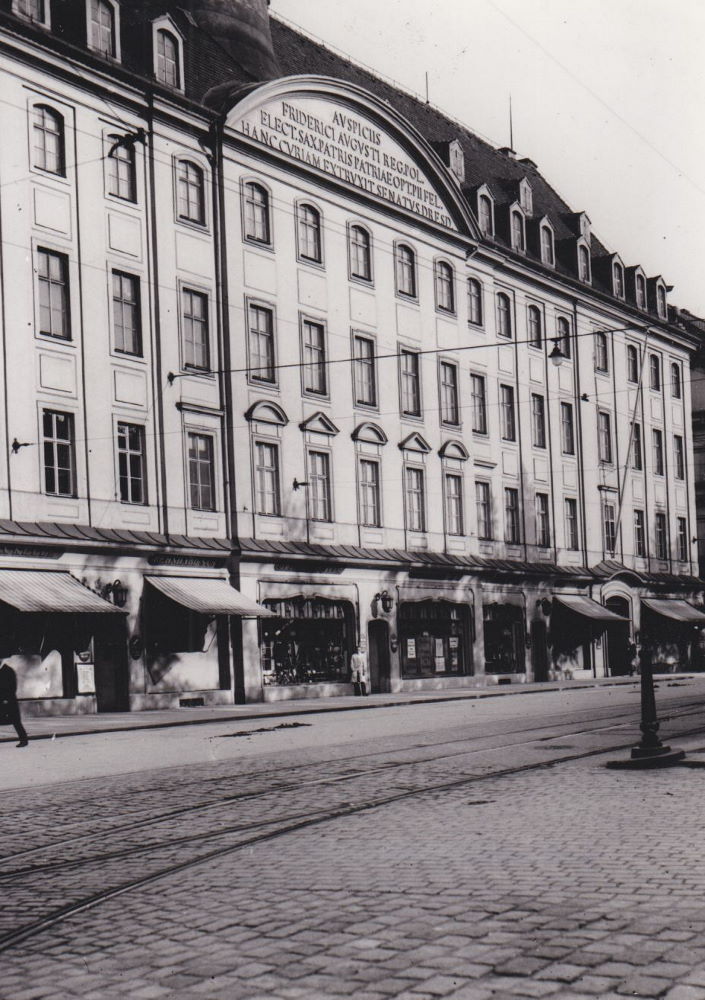 Hauptstraße 1
