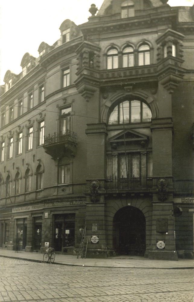 Hoyerswerdaer Straße 24 (Kurfürstenstraße 24) / Tieckstraße