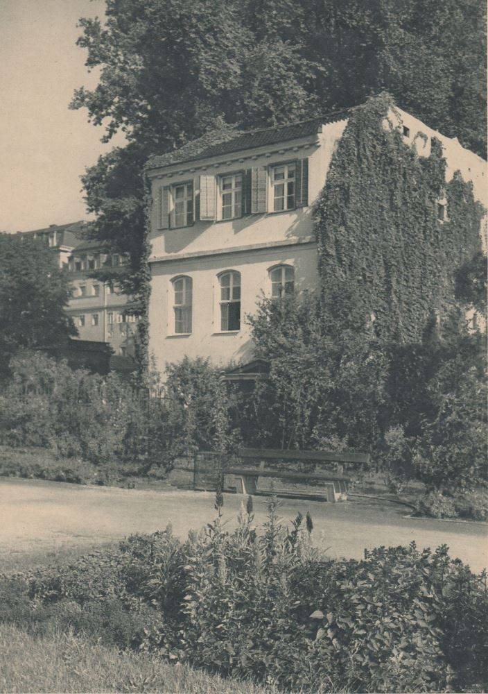 Große Klostergasse 8