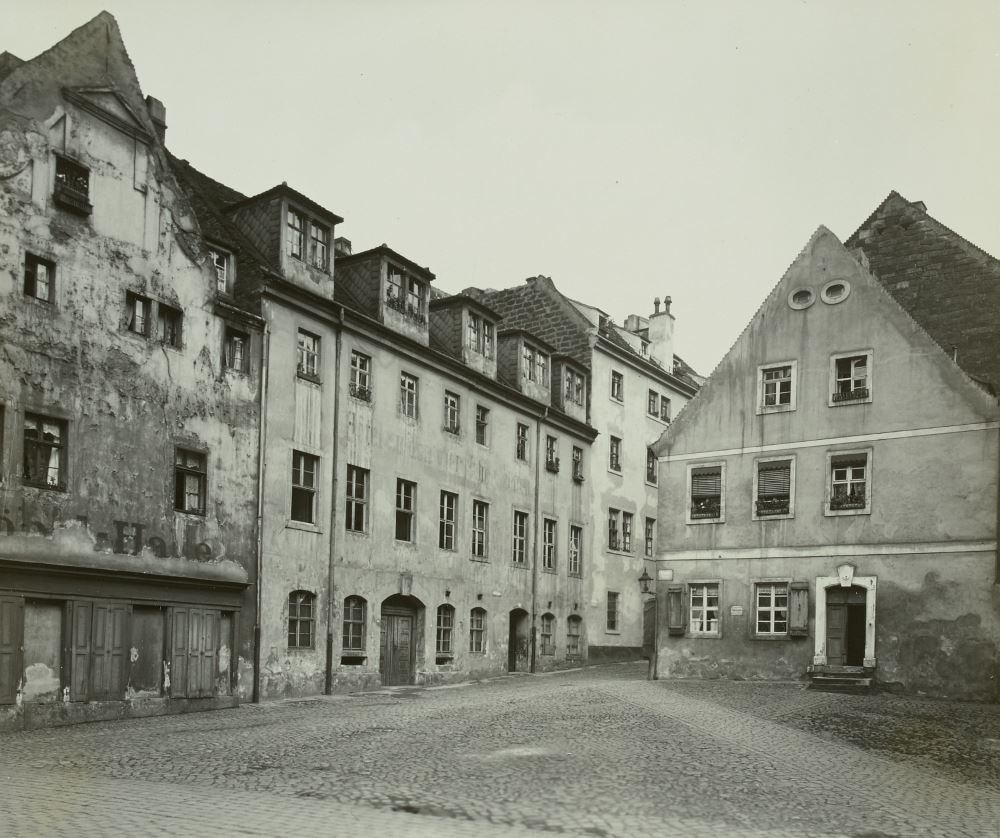 Klosterplatz 1