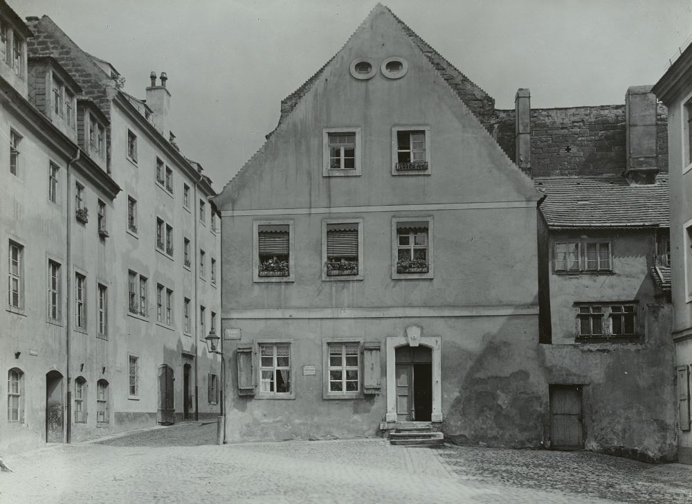 Klosterplatz 2