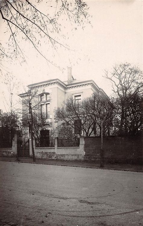 Lessingstraße 2 (Carlstraße 2)