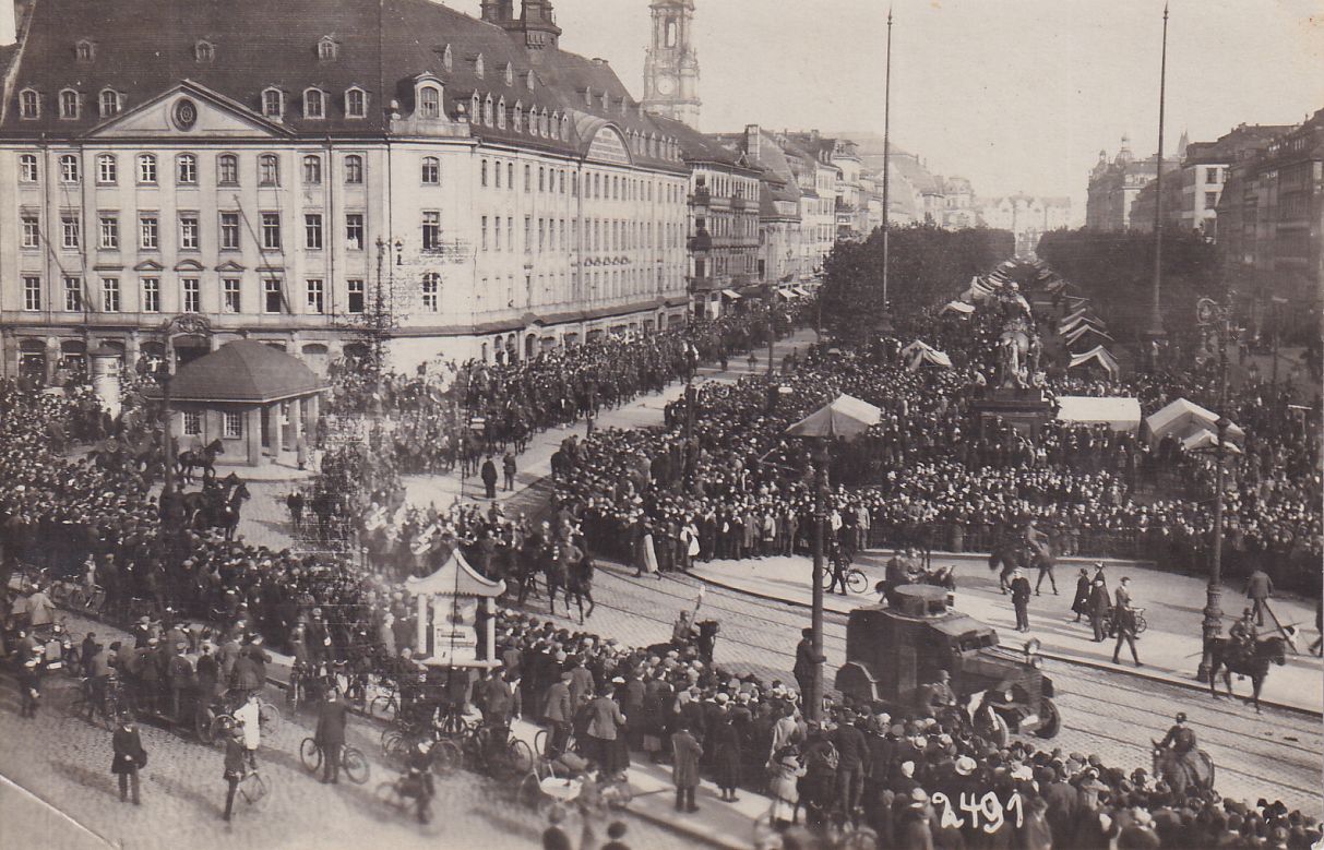 Neustädter Markt - Reichswehr 4. Division 7.11.1923