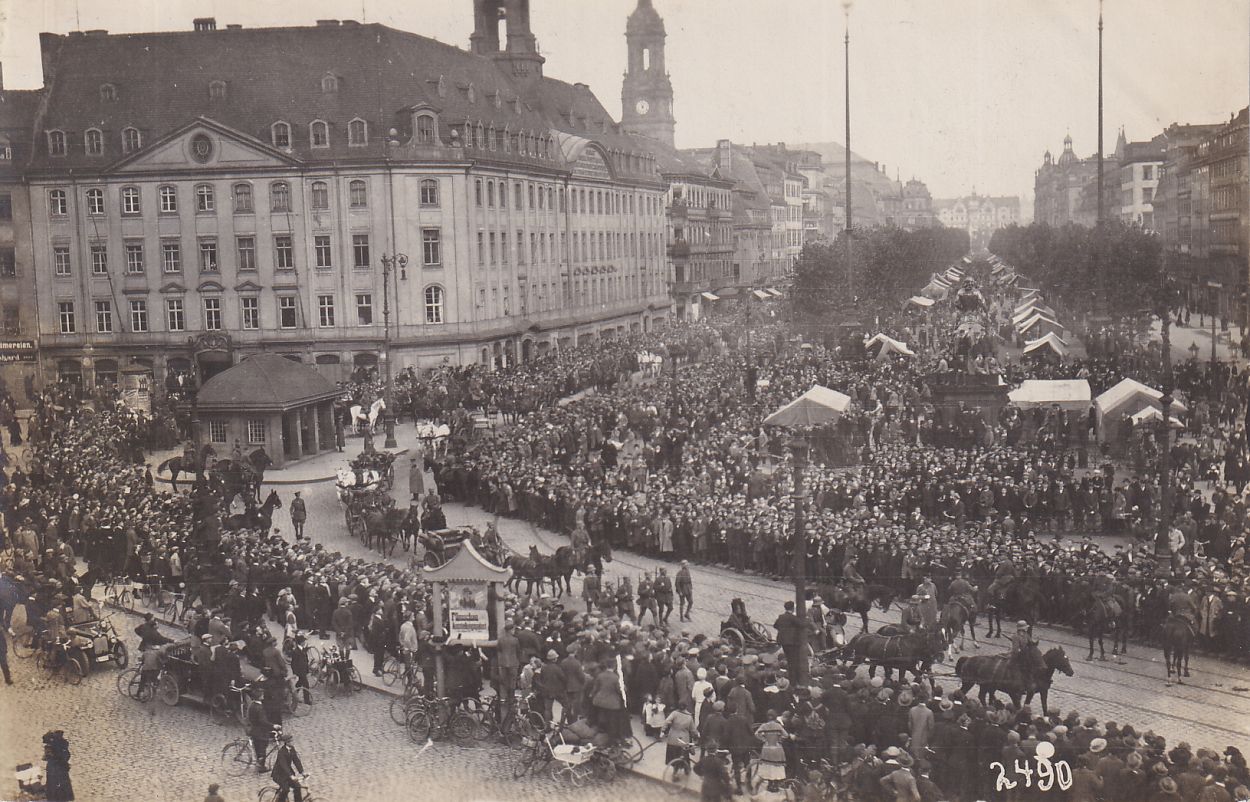Neustädter Markt - Reichswehr 4. Division 7.11.1923