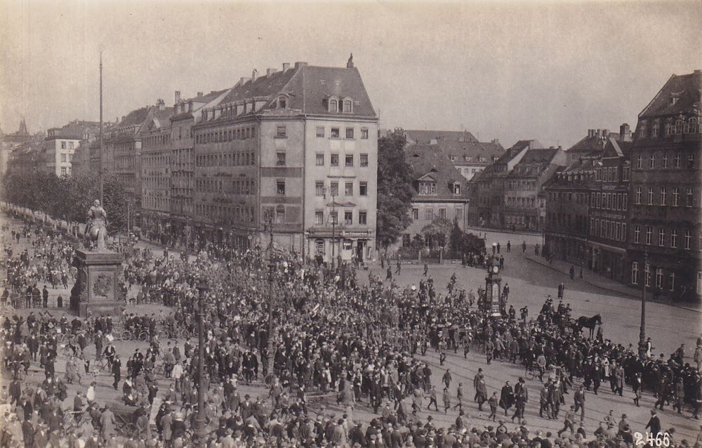 Neustädter Markt - großer Wachaufzug der Blockhauswache 29.9.1923