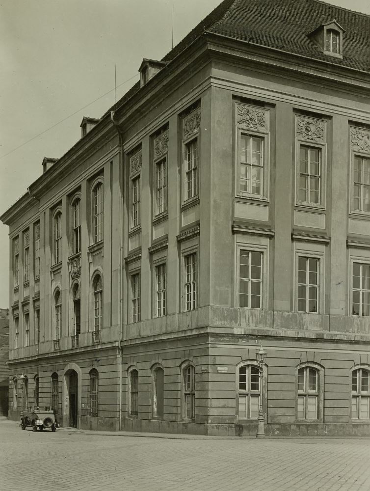 Niedergraben 5 / Kasernenstraße / (Beaumontplatz)