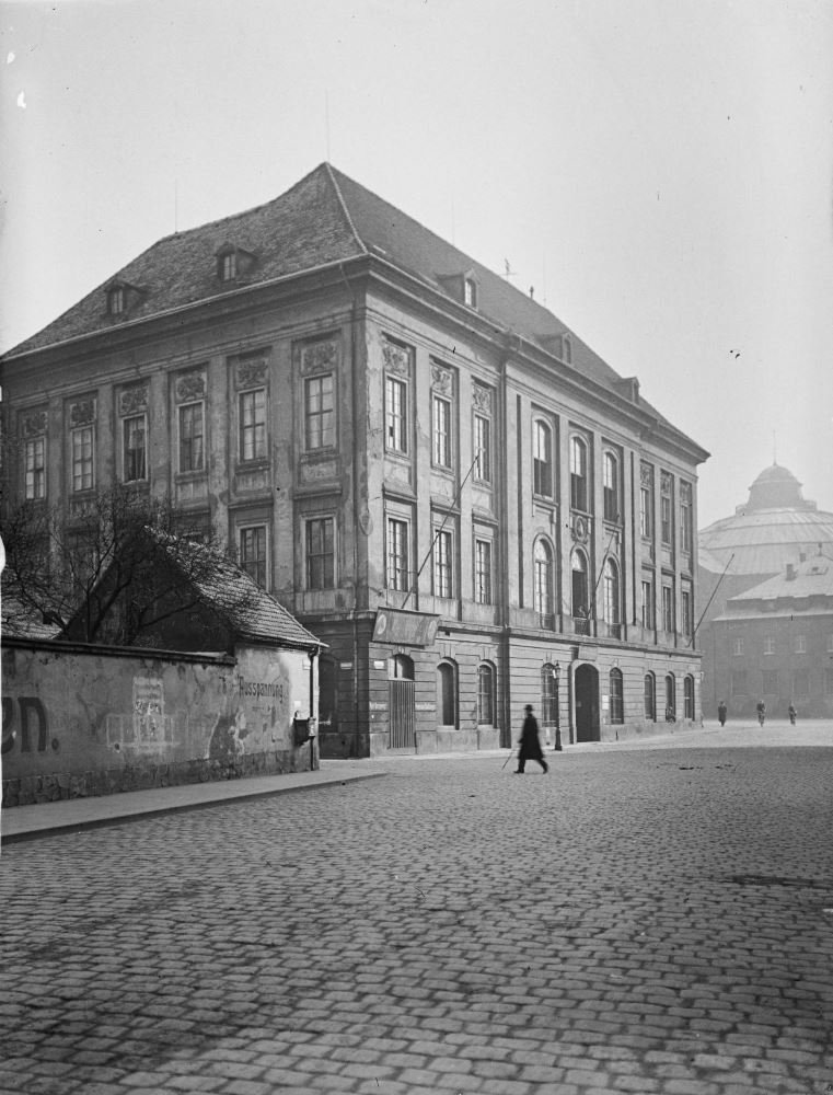 Niedergraben 5 / Kasernenstraße / (Beaumontplatz)